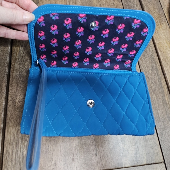 Vera Bradley Quilted Wallet Wristlet Bahama Bay - Picture 2 of 15
